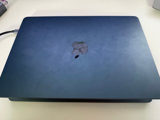 MacBook Air M2 - 8GB RAM/256 GB SSD