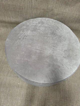 Puff rotondo grigio in velluto