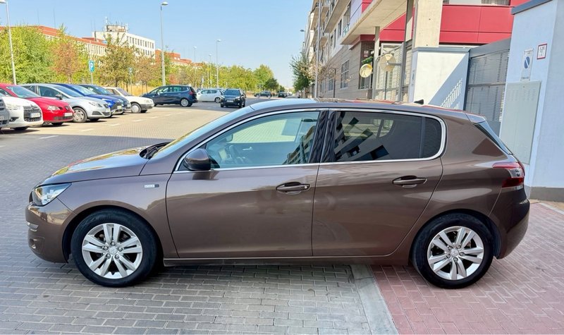 Peugeot 308 1.2 Pure Tech S&S Allure 2015, foto 3