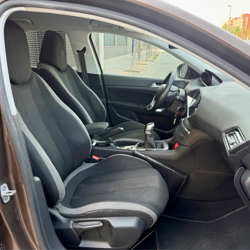 Peugeot 308 1.2 Pure Tech S&S Allure 2015, foto 7