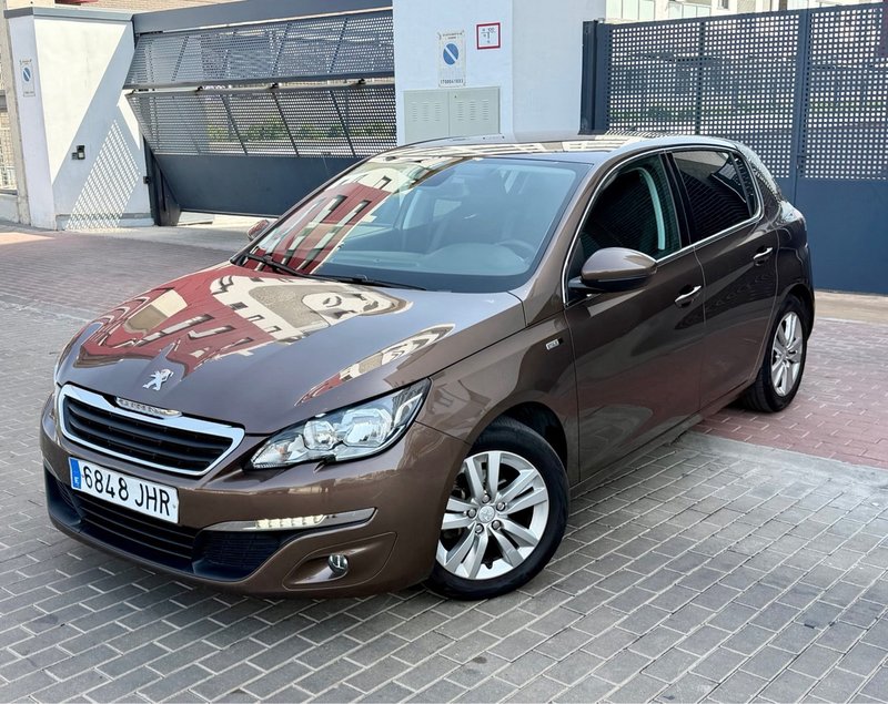 Peugeot 308 1.2 Pure Tech S&S Allure 2015, foto 2