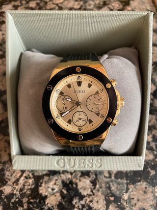 Reloj Guess Dorado y Negro