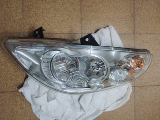 Faro Izquierdo RENAULT MASTER III