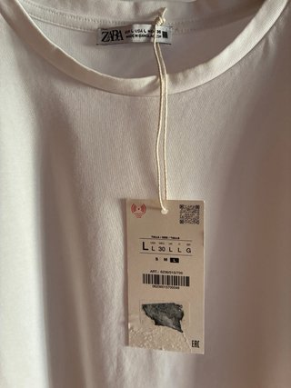 Camiseta Zara blanca con detalle de encaje