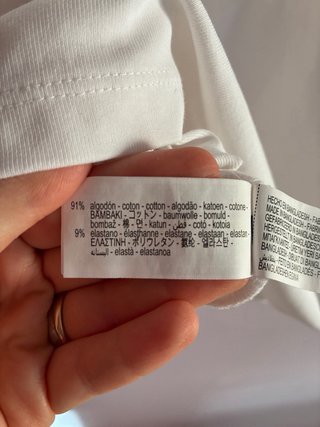 Camiseta Zara blanca con detalle de encaje