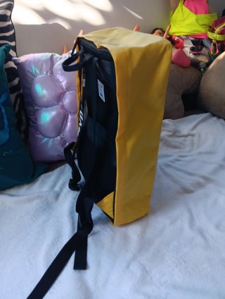 Mochila AYN Diseño Portátil Amarilla