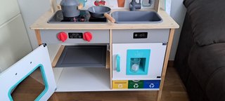 Cocinita de madera para niños