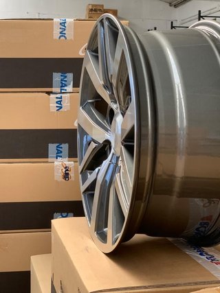 4 llantas 7.5x17 TOYOTA 6x139.6 BUJE 106.1