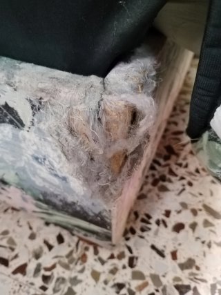 Sofá cama clásico con estampado floral