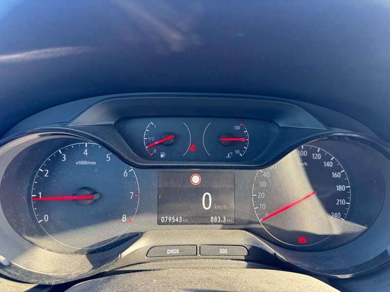 Opel Grandland X 2020, foto 17