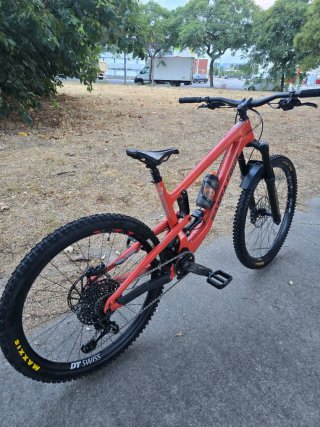 Bicicleta Santa Cruz naranja