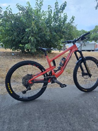 Bicicleta Santa Cruz naranja