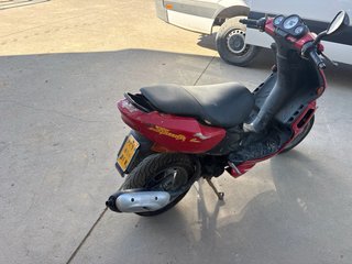 Ciclomotor Peugeot Scooter Rojo