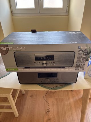 Radio CD Bluetooth Muse Plata y Negro