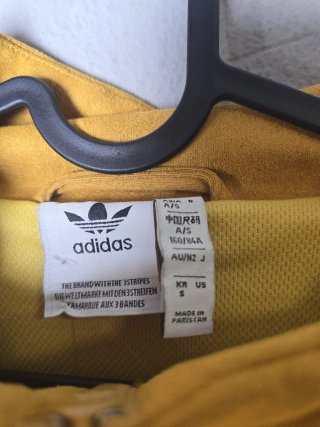 Chaqueta Adidas amarilla talla S new year chinese