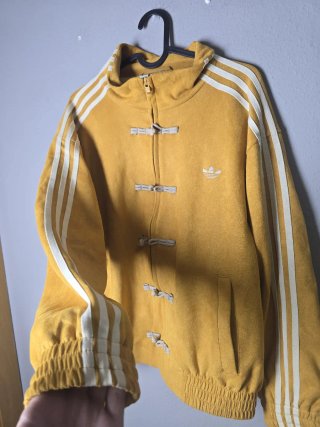 Chaqueta Adidas amarilla talla S new year chinese