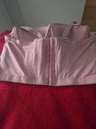 Diseño Elegante: Sujetador largo o efecto push up