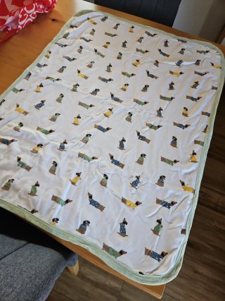 Manta infantil Ikea perros salchicha