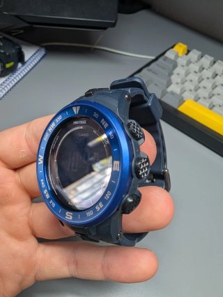 Reloj Casio Pro Trek solar azul