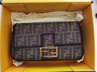 Bolso Fendi Baguette mediano original