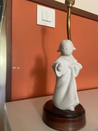 Lámpara de mesa porcelana y madera