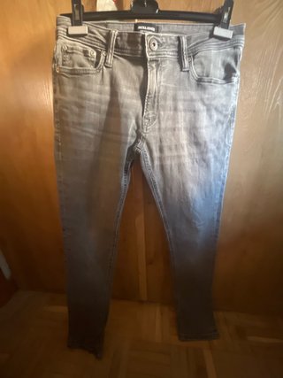 Pantalón Vaquero Gris Jack & Jones.