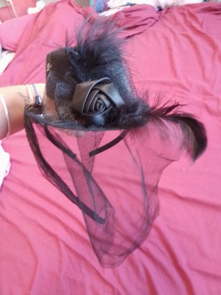 Lo regalo gratis Sombrero de disfraz con diadema y