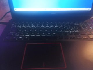 DELL Y7 Laptop Negra y Morada