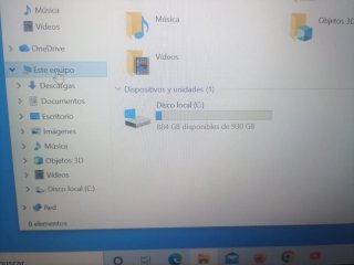 DELL Y7 Laptop Negra y Morada