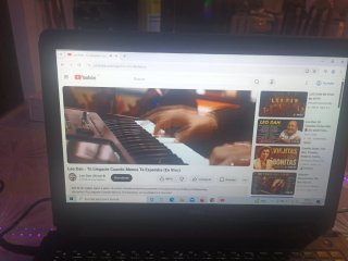 DELL Y7 Laptop Negra y Morada