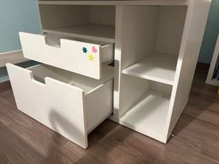 Cama alta con escritorio y cambiador