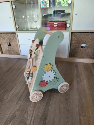 Andador de madera para bebé