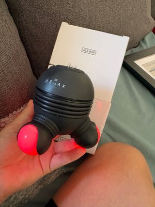 Mini masajeador ALE-HOP En su caja con su embalaje