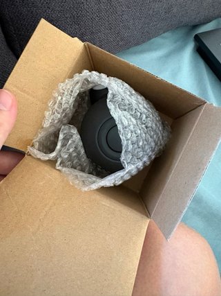 Mini masajeador ALE-HOP En su caja con su embalaje