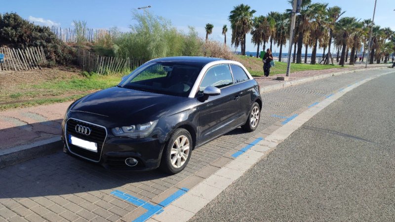 Audi A1 1.2 TFSI Attraction 2012, foto 7
