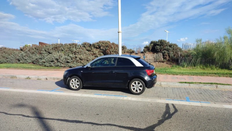 Audi A1 1.2 TFSI Attraction 2012, foto 6