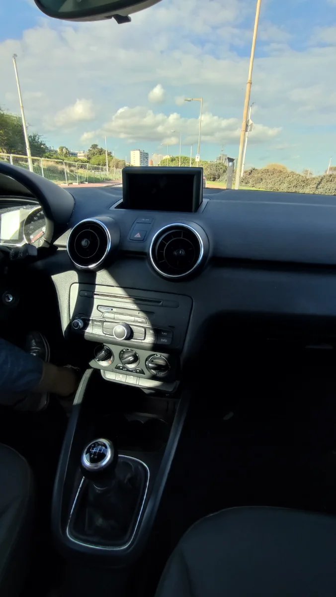 Audi A1 1.2 TFSI Attraction 2012, foto 10