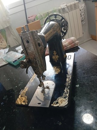 Máquina de coser Singer antigua