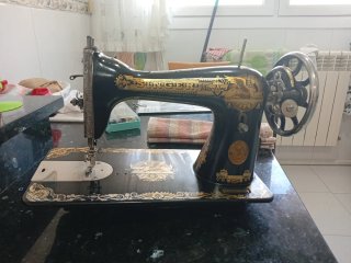 Máquina de coser Singer antigua