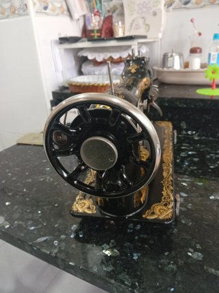 Máquina de coser Singer antigua