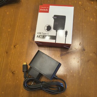Bundle Nintendo Switch Lite + 2 Controller Nuovi