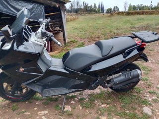 Maxi Scooter Negra