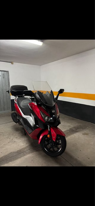 Sym Cruisym 125cc Roja y Plata