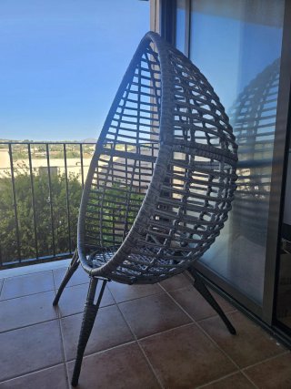 Sillón Huevo Ratán Balcón con patas