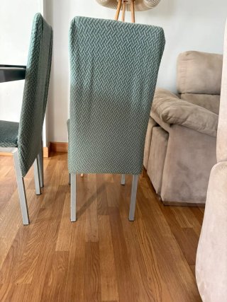 Mesa de comedor y 4 sillas, Recogida Badajoz