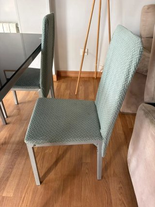 Mesa de comedor y 4 sillas, Recogida Badajoz