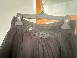 Falda larga de tul negra y blanca