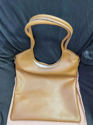 Borsa a spalla Miu Miu in pelle cammello