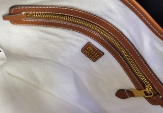 Borsa a spalla Miu Miu in pelle cammello