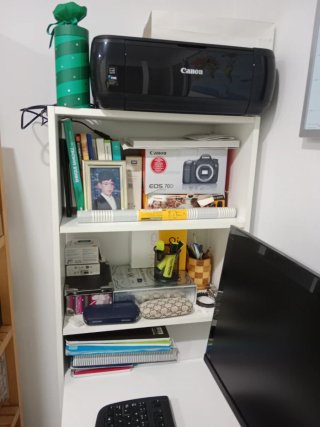 Escritorio blanco y negro